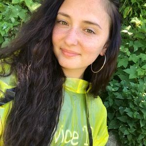 Meet your Posher, Alyssa